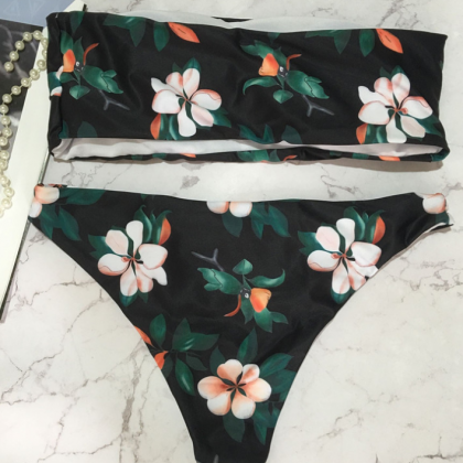 Two Piece Print Floral Swimwear Bathsuit Bikinis..