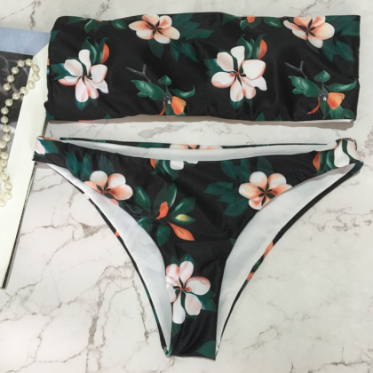 Two Piece Print Floral Swimwear Bathsuit Bikinis..