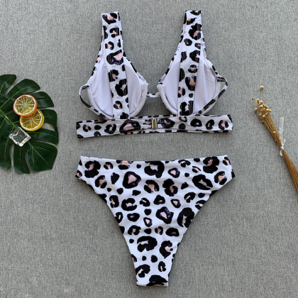 The Steel-supported Leopard Print Swimsuit Split..