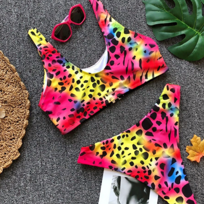 Bomb Lady Split Body Leopard Band Bikinis