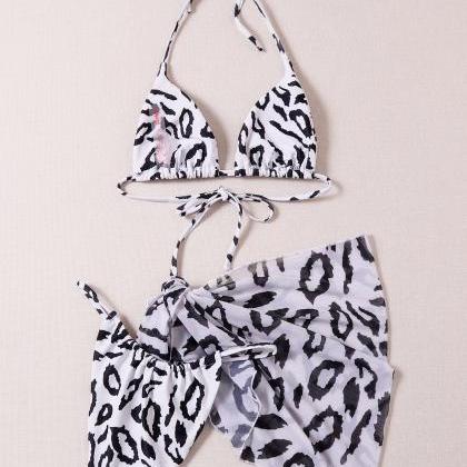 Sexy Women's Black And White Leopard..