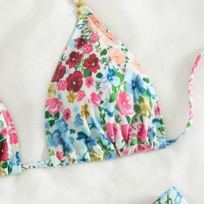 Fashionable Triangle Bag Floral Bikini Swimsuit..