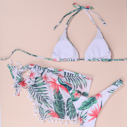 Sexy Backless Printed Two-piece Swimsuit..