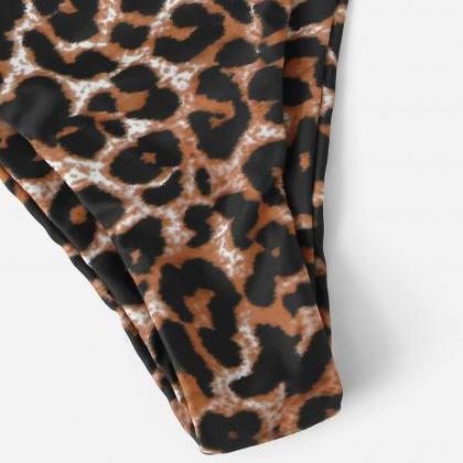 Two Piece Strapless Leopard Bikinis Swimwear..