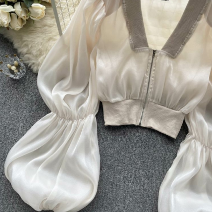 V Neck Bubble Sleeve Solid Top