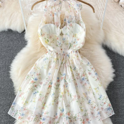 Backless Sleeveless A-line Floral Cake Dress..