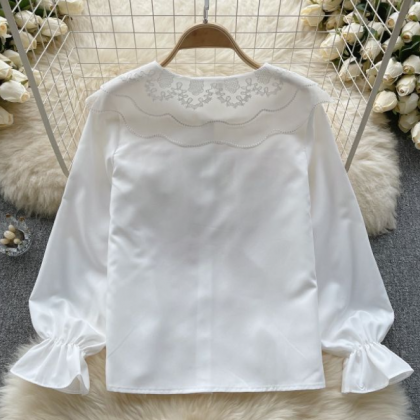 The Version Of Sweet Lace Doll Collar Shirt Is..