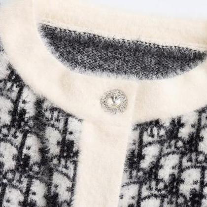 Crew-neck Long Sleeve Button-up Jacquard Knit..