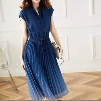 Flowing Pleated Gradient Slimming Dress With..
