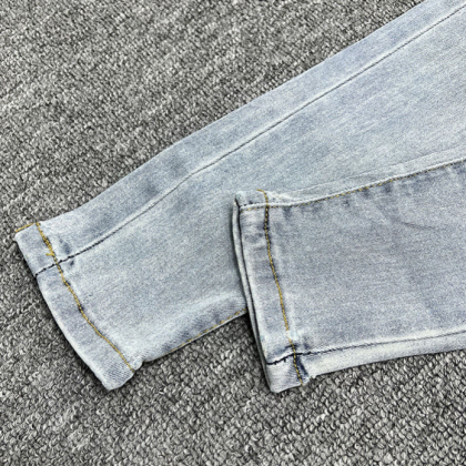 Light Jeans Women's Small Foot Pants..