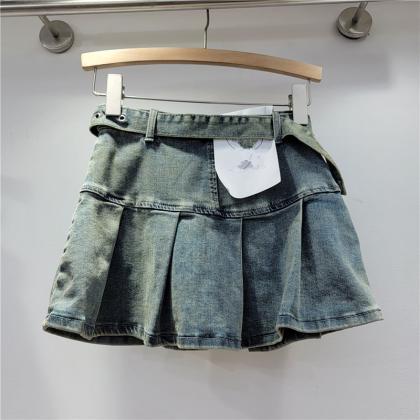 Vintage-inspired High-waisted Denim Skirt