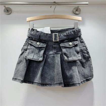 Vintage-inspired High-waisted Denim Skirt