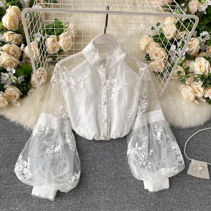Style Three-dimensional Embroidered Puff Sleeve Retro Mesh Lace Top