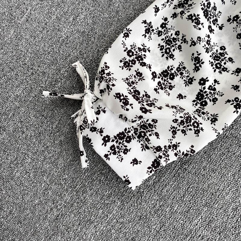 Lace Scalloped Short Puff Sleeve Top