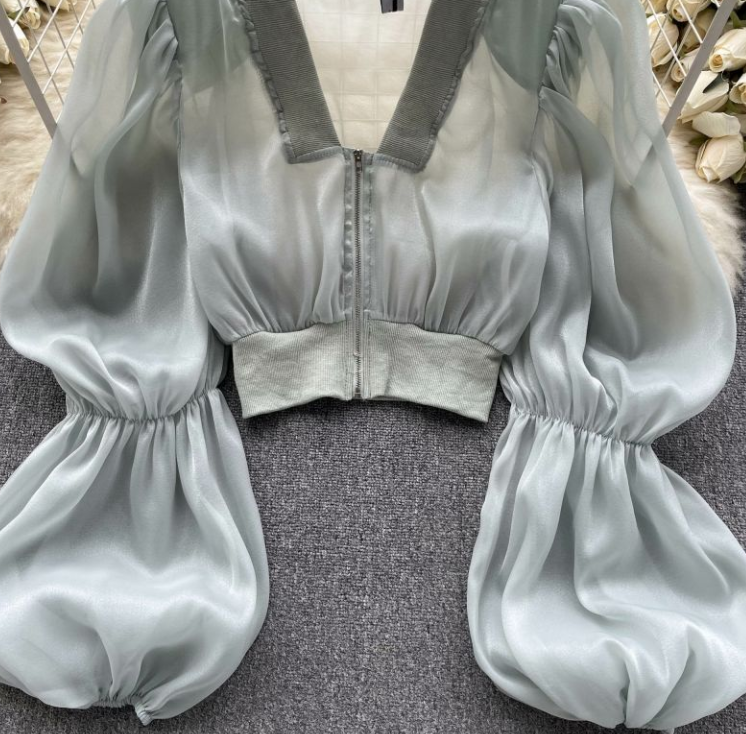 V NECK BUBBLE SLEEVE BUBBLE TOP