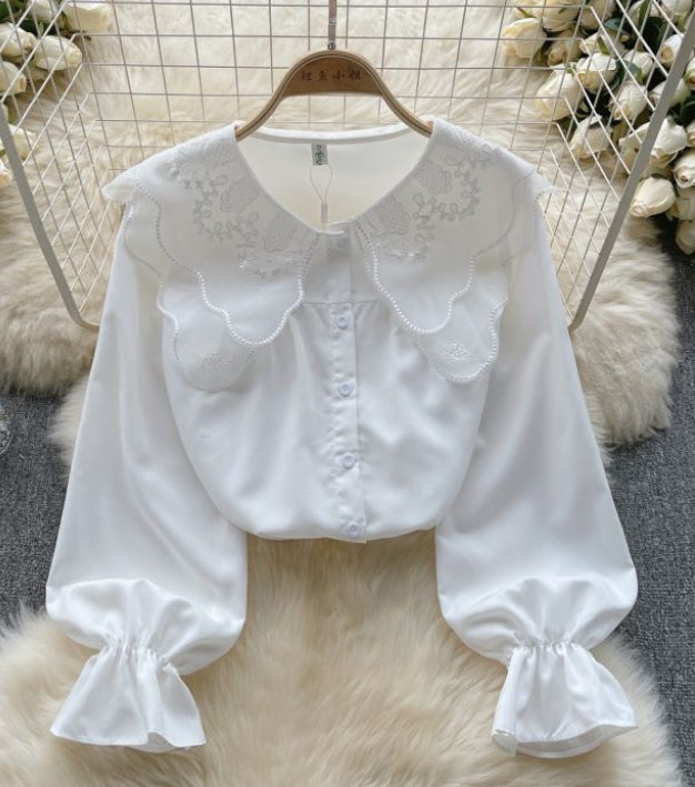 The Version Of Sweet Lace Doll Collar Shirt Is Loose And Versatile