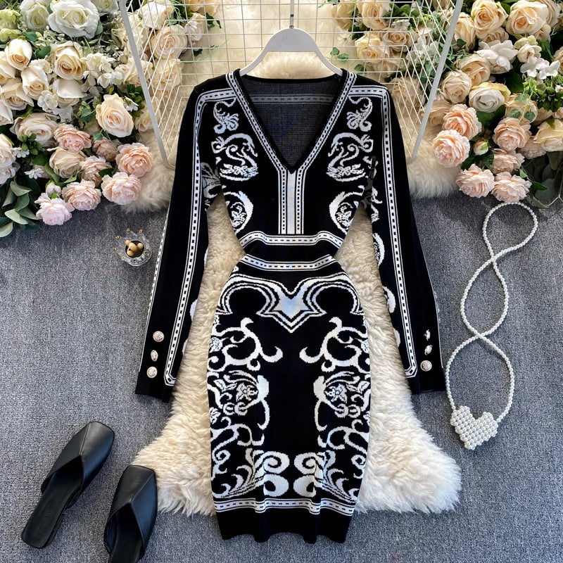 Elegant Black And White Floral Knit Dress