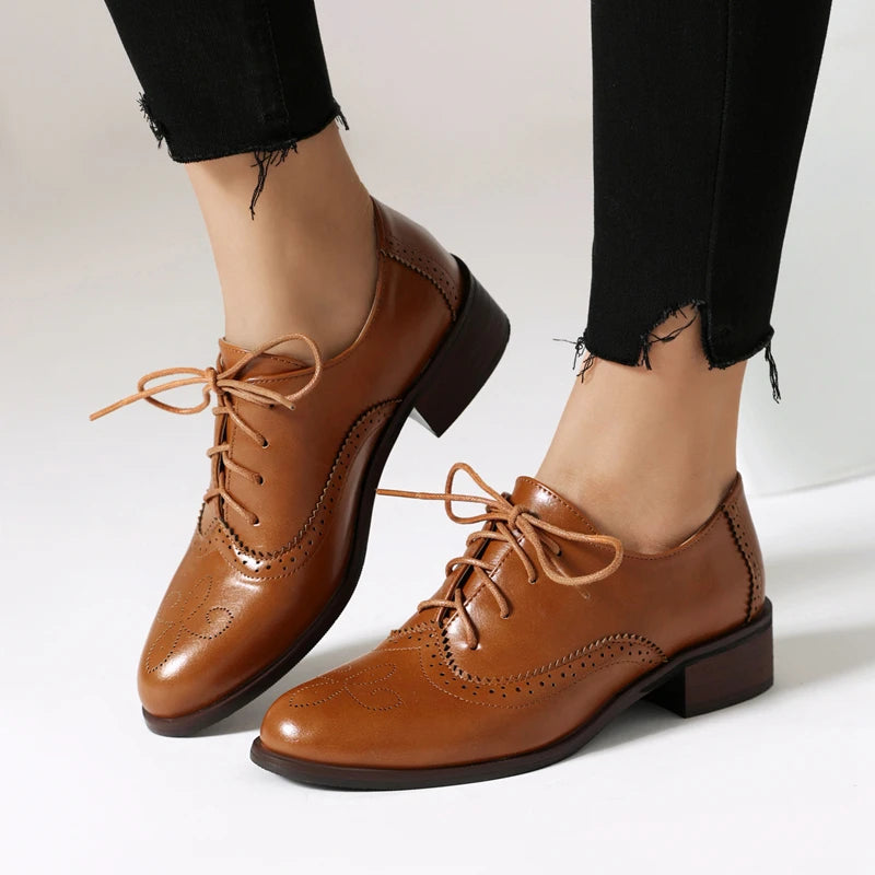 Womens Classic Brown Lace-Up Oxford Shoes