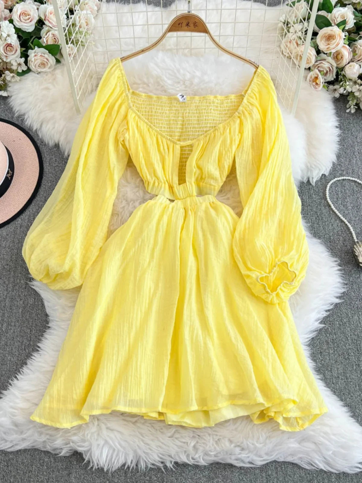 Balloon type dress shop