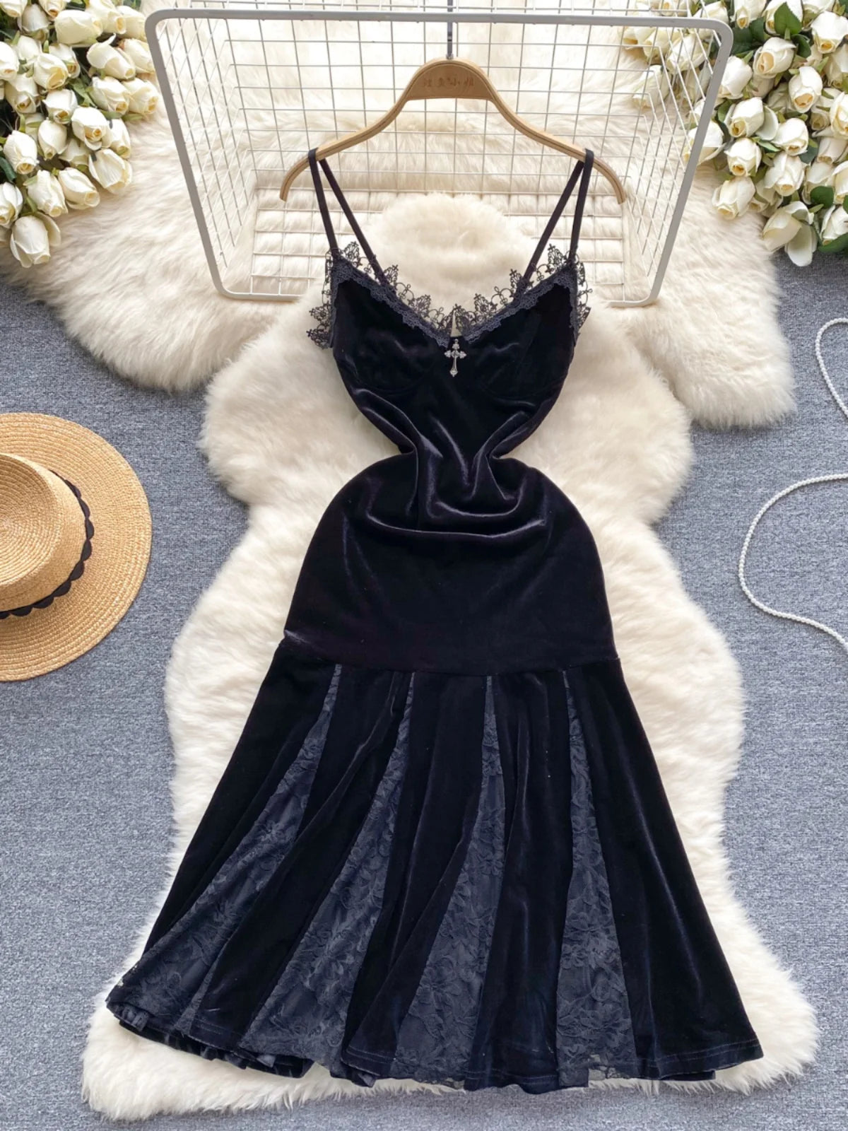 Lace Trim Velvet Sleeveless Midi Black Dress