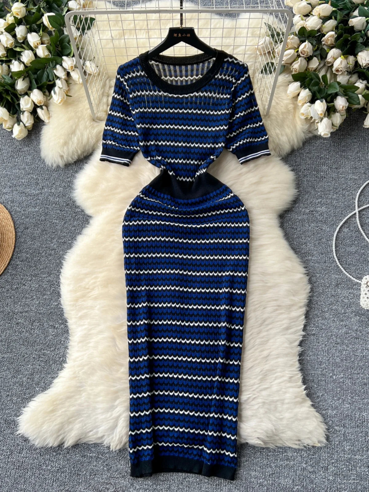 Luxurious Striped Knit Maxi Dress With Sleeves