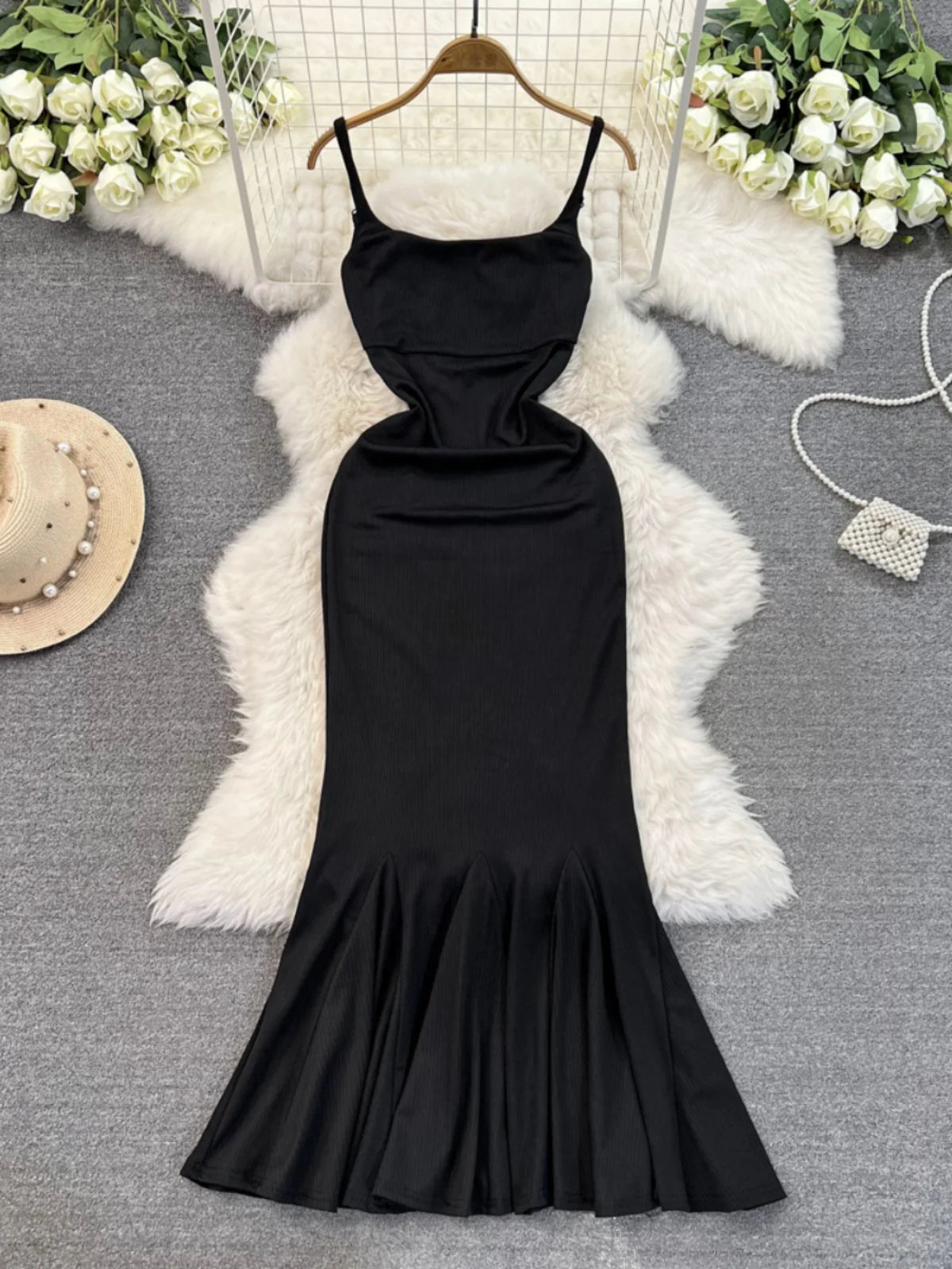 Sleeveless Black Halter Mermaid Evening Dress