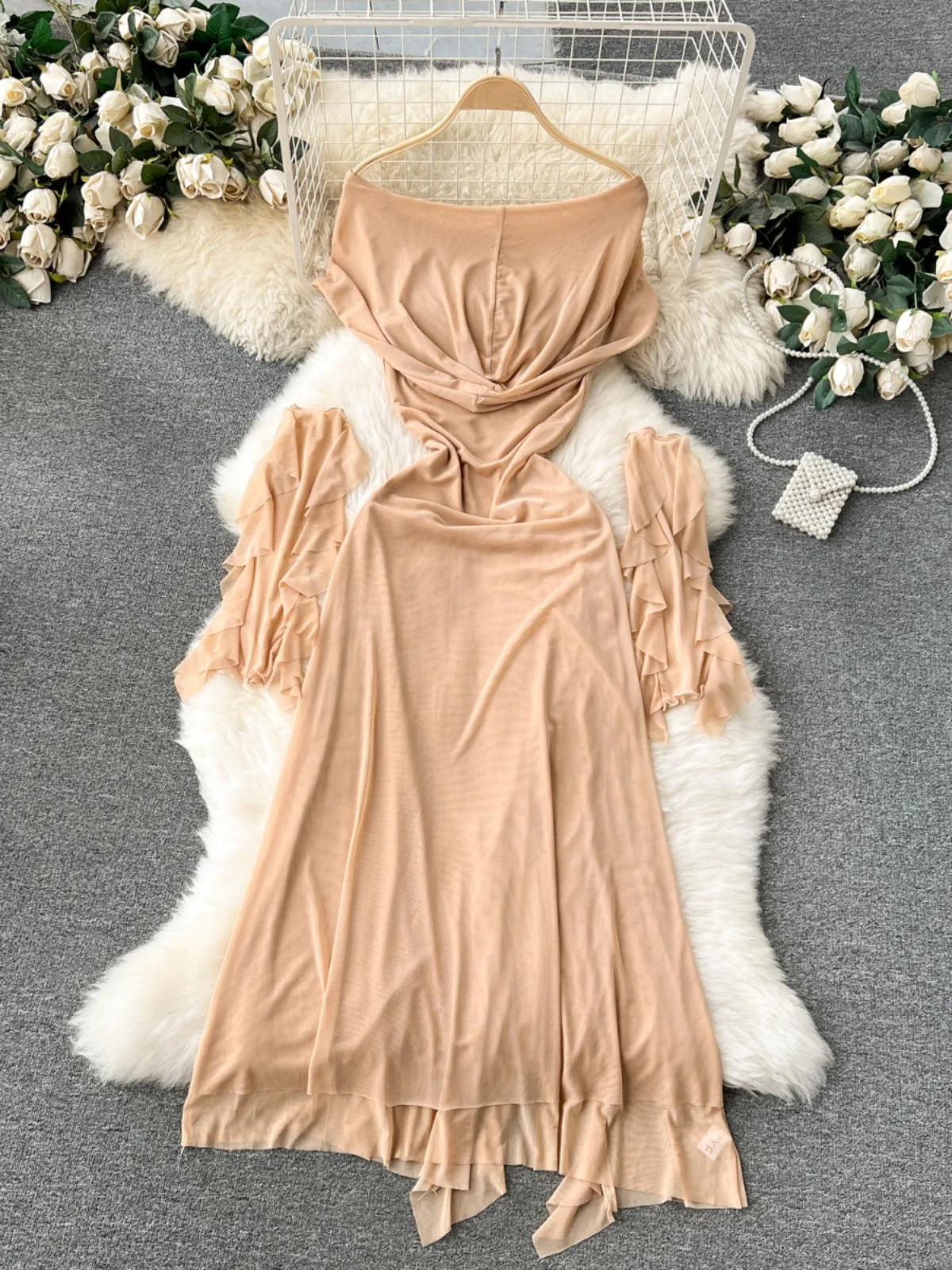long sleeve sexy white dress Sexy Tulle A-Line V-Neck Lace Long Sleeve Empire Appliques With Train