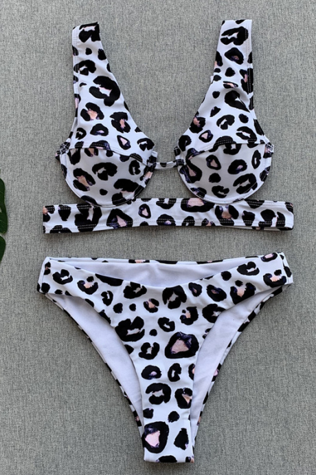 The new steel-supported leopard print swimsuit split cut bikini
