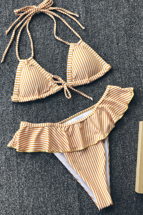 Sweet, simple yellow stripes, bikinis, leaf edge, lady.