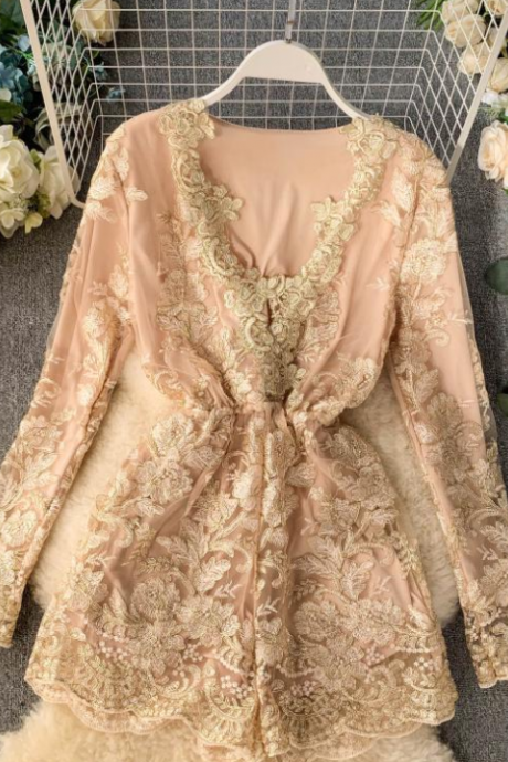 Hollowed out hook flower three-dimensional lace V-Neck long sleeve waist closing thin and wide leg shorts
