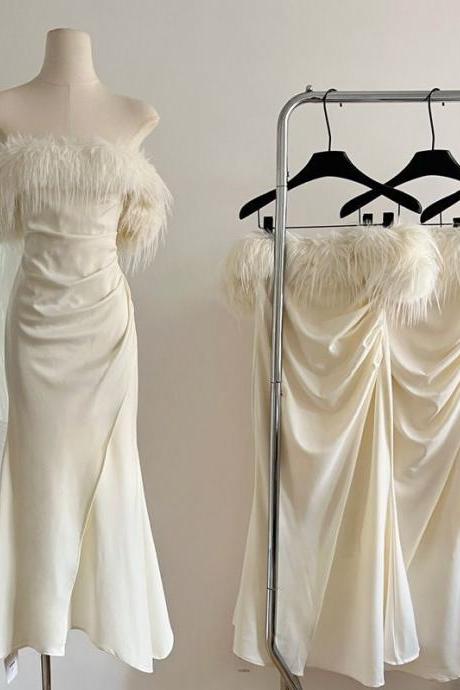 Autumn Women&amp;#039;s Dress White One-shoulder Dress Sexy Figure Skirt Imitation Ostrich Fur Two Color Satin Long Dress