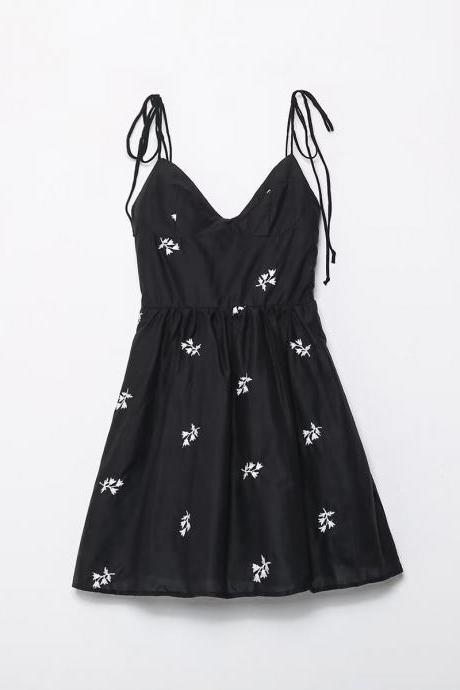 Halter Flower Embroidery Waist Slimming Halter Dress Skirt